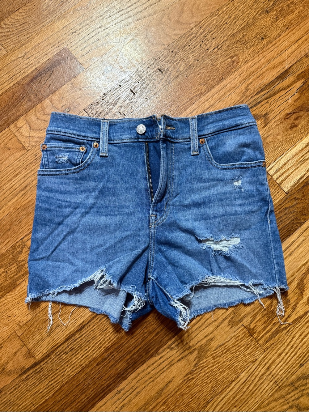 Women’s Levi’s Shorts SIZE 26